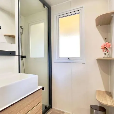 אתר קמפינג Mobil-home Les Lauriers Roses Siblu 4**** Fréjus