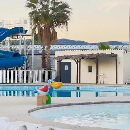 Campsite Mobil-home Les Lauriers Roses Siblu 4**** *